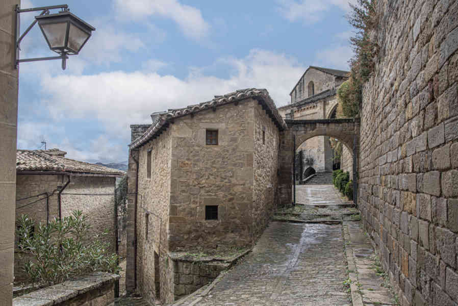 Zaragoza - Sos del Rey Católico 18.jpg